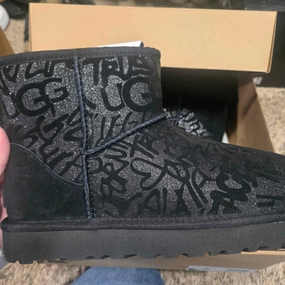 UGG Shoes - UGG Kids Short Boot in Black with Tonal Graffiti Print